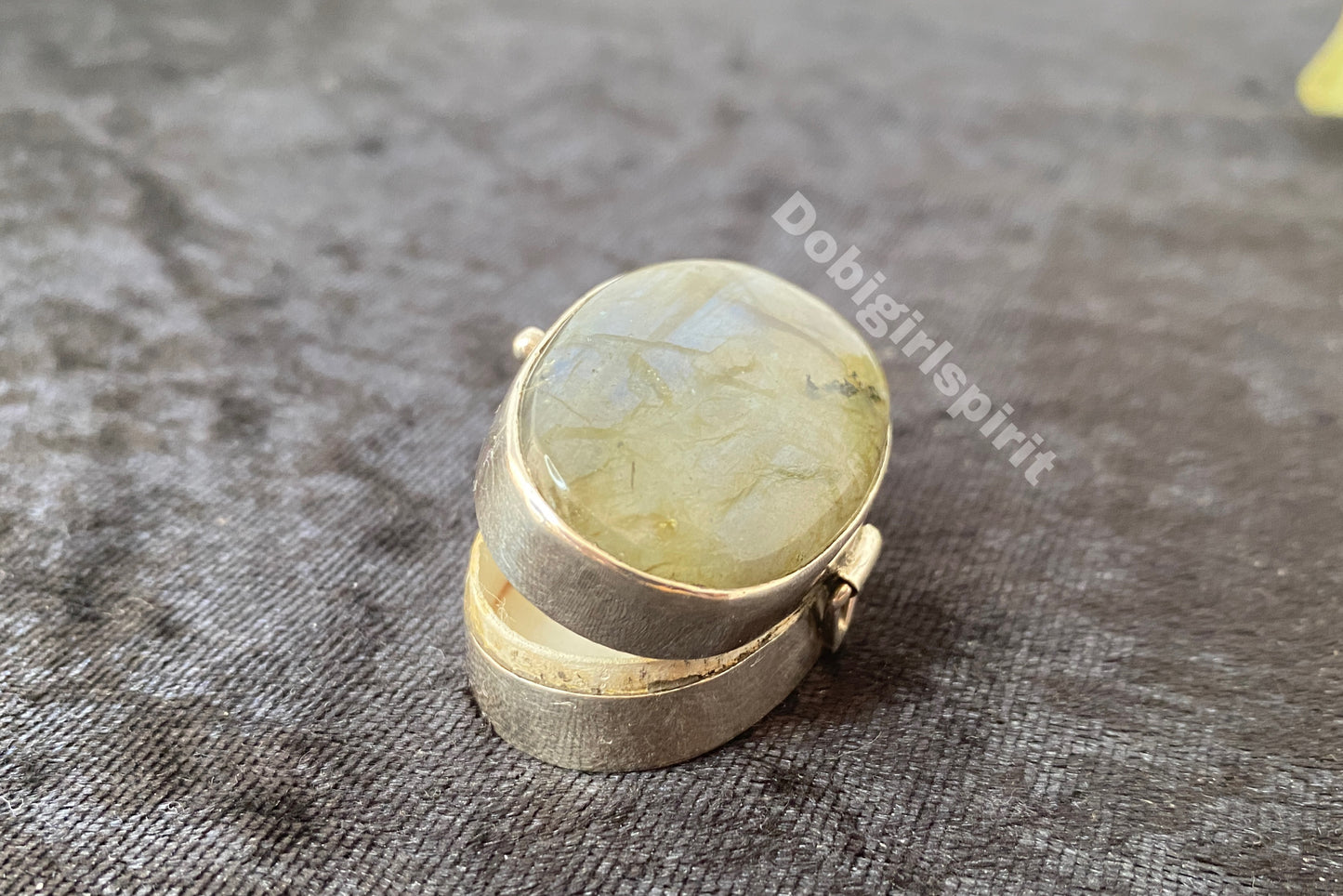 Graugrüner Labradorit Pillendose